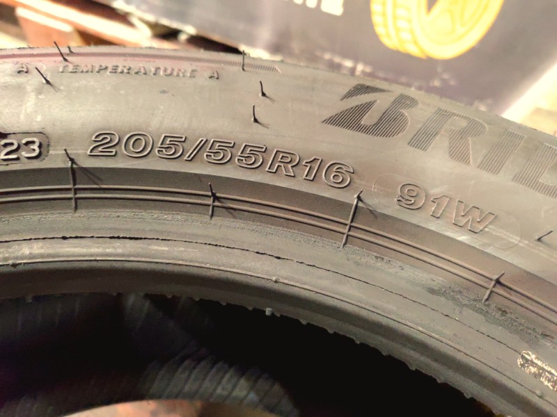 4 Gomme usate 205 55 16 Pneumatici Estivi BRIDGESTONE 4 Gomme usate 205 55 16 Pneumatici Estivi BRIDGESTONE