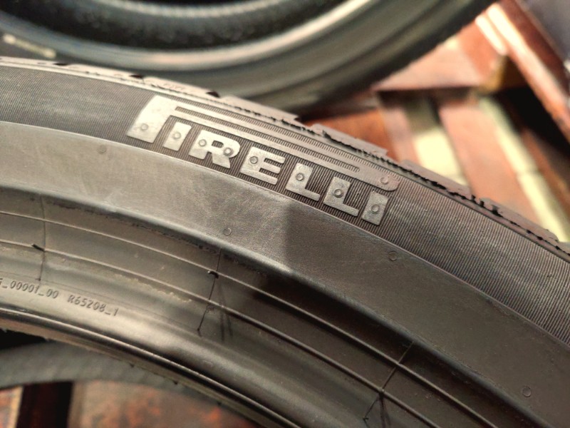 4 Gomme usate 255 40 21 Pneumatici Estivi PIRELLI 4 Gomme usate 255 40 21 Pneumatici Estivi PIRELLI
