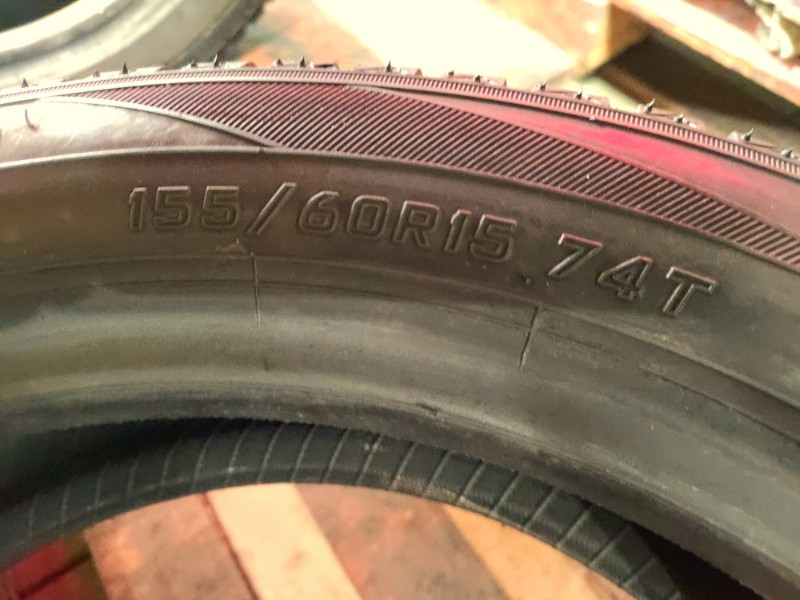 2 Gomme usate 155 60 15 Pneumatici 4 Stagioni FALKEN 2 Gomme usate 155 60 15 Pneumatici 4 Stagioni FALKEN