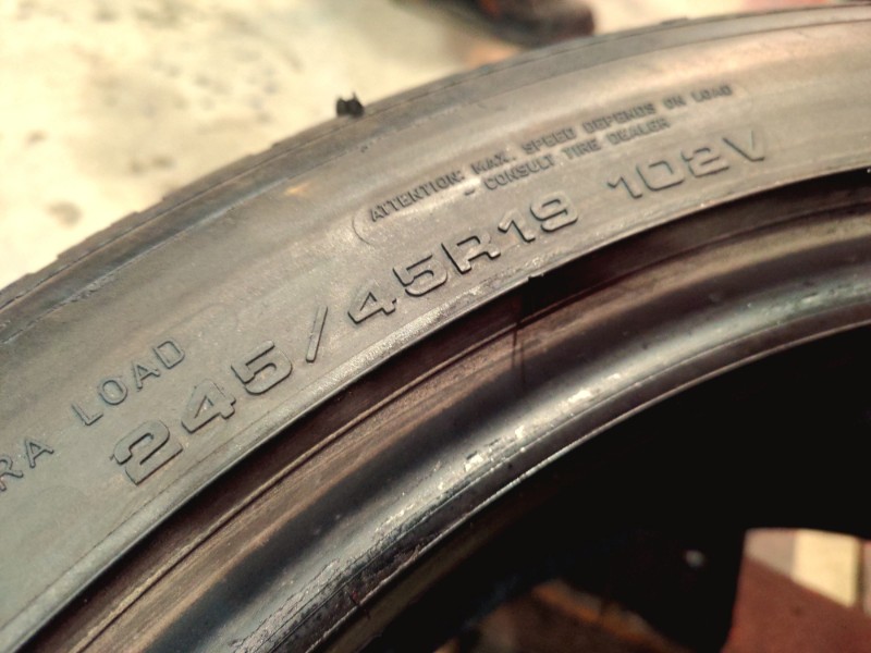 4 Gomme usate 245 45 19 Pneumatici Invernali GOODYEAR 4 Gomme usate 245 45 19 Pneumatici Invernali GOODYEAR