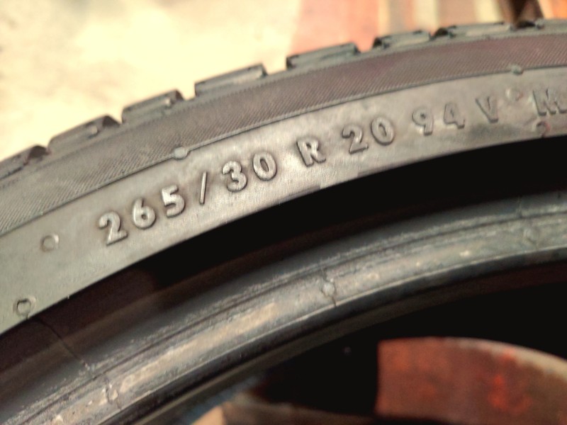 4 Gomme usate 265 30 20 Pneumatici Invernali CONTINENTAL 4 Gomme usate 265 30 20 Pneumatici Invernali CONTINENTAL