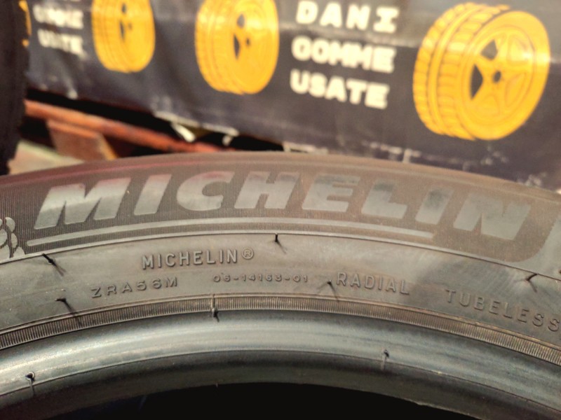4 Gomme usate 205 55 17 Pneumatici Invernali MICHELIN 4 Gomme usate 205 55 17 Pneumatici Invernali MICHELIN