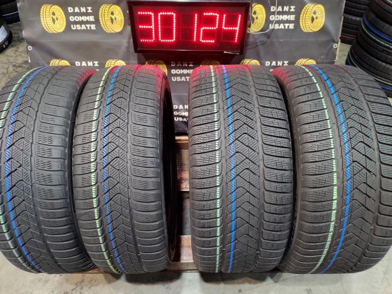 2 Gomme usate 245 45 20 e 2 Gomme usate 275 40 20 RUN FLAT Pneumatici Invernali PIRELLI 2 Gomme usate 245 45 20 e 2 Gomme usate 275 40 20 RUN FLAT Pneumatici Invernali PIRELLI