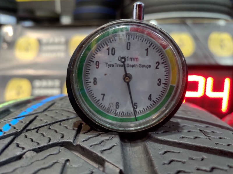 2 Gomme usate 245 45 20 e 2 Gomme usate 275 40 20 RUN FLAT Pneumatici Invernali PIRELLI 2 Gomme usate 245 45 20 e 2 Gomme usate 275 40 20 RUN FLAT Pneumatici Invernali PIRELLI