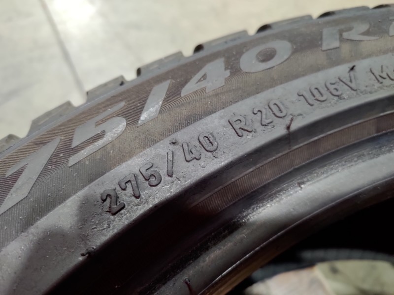 2 Gomme usate 245 45 20 e 2 Gomme usate 275 40 20 RUN FLAT Pneumatici Invernali PIRELLI 2 Gomme usate 245 45 20 e 2 Gomme usate 275 40 20 RUN FLAT Pneumatici Invernali PIRELLI