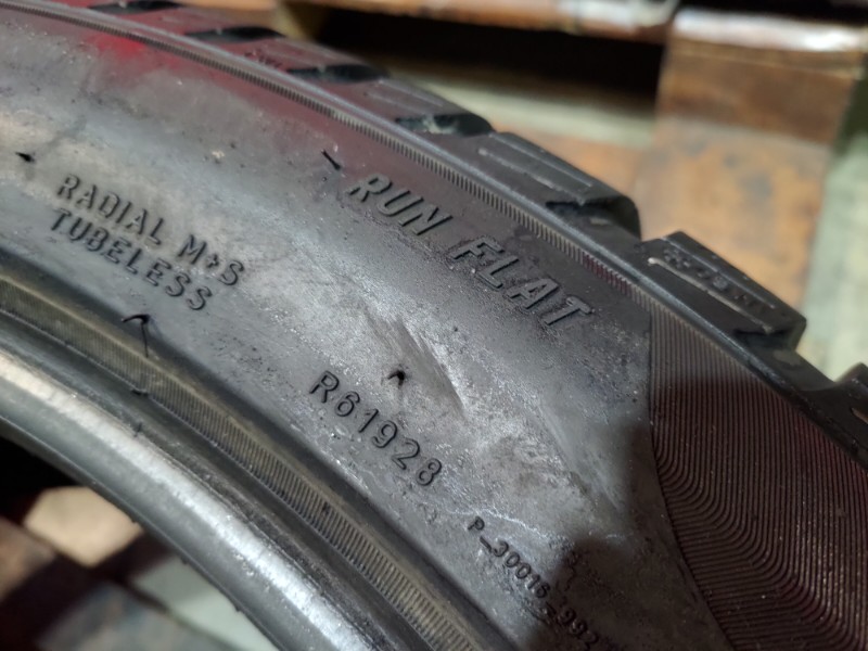2 Gomme usate 245 45 20 e 2 Gomme usate 275 40 20 RUN FLAT Pneumatici Invernali PIRELLI 2 Gomme usate 245 45 20 e 2 Gomme usate 275 40 20 RUN FLAT Pneumatici Invernali PIRELLI