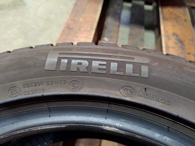 2 Gomme usate 225 50 17 Pneumatici Invernali PIRELLI 2 Gomme usate 225 50 17 Pneumatici Invernali PIRELLI