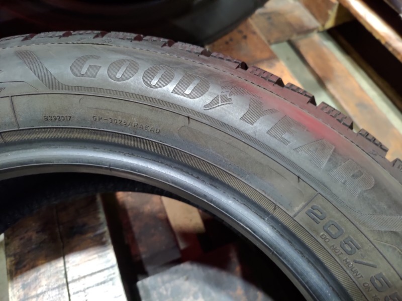 2 Gomme usate 205 55 16 Pneumatici Invernali GOODYEAR 2 Gomme usate 205 55 16 Pneumatici Invernali GOODYEAR