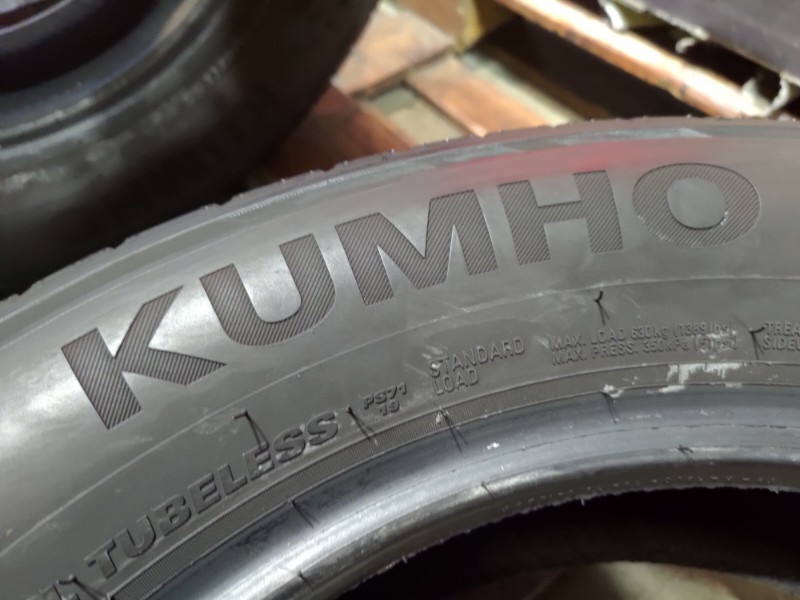 4 Gomme usate 205 60 16 Pneumatici Estivi KUMHO 4 Gomme usate 205 60 16 Pneumatici Estivi KUMHO