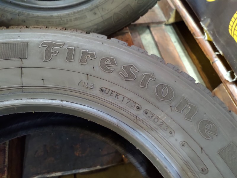 4 Gomme usate 215 65 16 C Pneumatici Invernali FIRESTONE 4 Gomme usate 215 65 16 C Pneumatici Invernali FIRESTONE