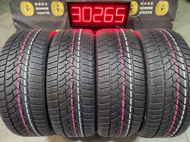 4 Gomme usate 255 45 20 Pneumatici Invernali DUNLOP 4 Gomme usate 255 45 20 Pneumatici Invernali DUNLOP