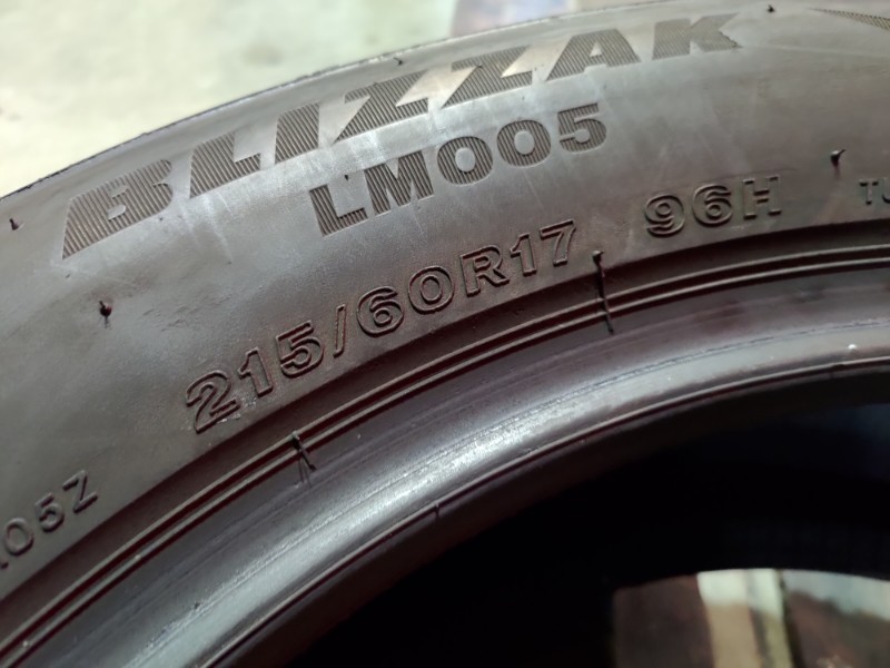 2 Gomme usate 215 60 17 Pneumatici Invernali BRIDGESTONE 2 Gomme usate 215 60 17 Pneumatici Invernali BRIDGESTONE