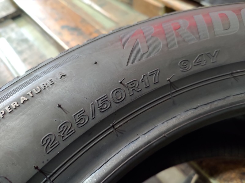 2 Gomme usate 225 50 17 Pneumatici Estivi BRIDGESTONE 2 Gomme usate 225 50 17 Pneumatici Estivi BRIDGESTONE