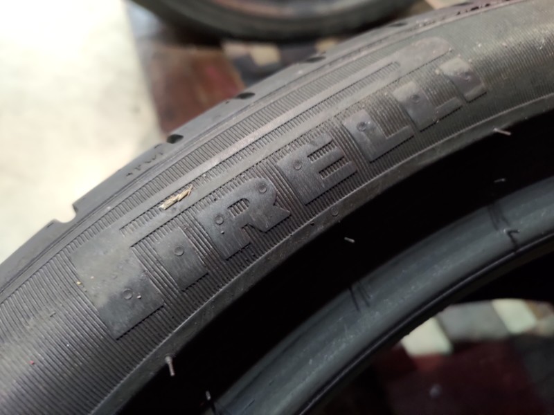 2 Gomme usate 275 35 19 Pneumatici Estivi PIRELLI 2 Gomme usate 275 35 19 Pneumatici Estivi PIRELLI