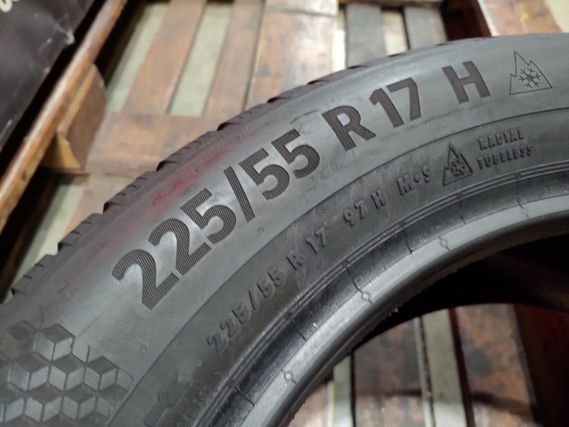 2 Gomme usate 225 55 17 Pneumatici Invernali CONTINENTAL 2 Gomme usate 225 55 17 Pneumatici Invernali CONTINENTAL
