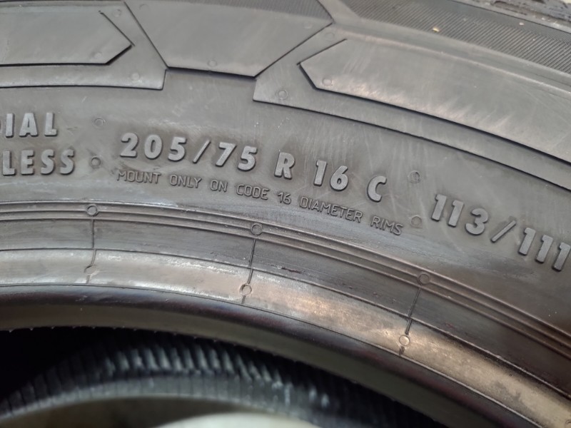 4 Gomme usate 205 75 16 C Pneumatici Invernali CONTINENTAL 4 Gomme usate 205 75 16 C Pneumatici Invernali CONTINENTAL