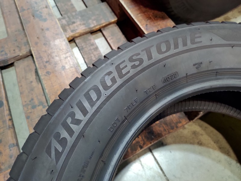 4 Gomme usate 215 65 17 Pneumatici Invernali BRIDGESTONE 4 Gomme usate 215 65 17 Pneumatici Invernali BRIDGESTONE