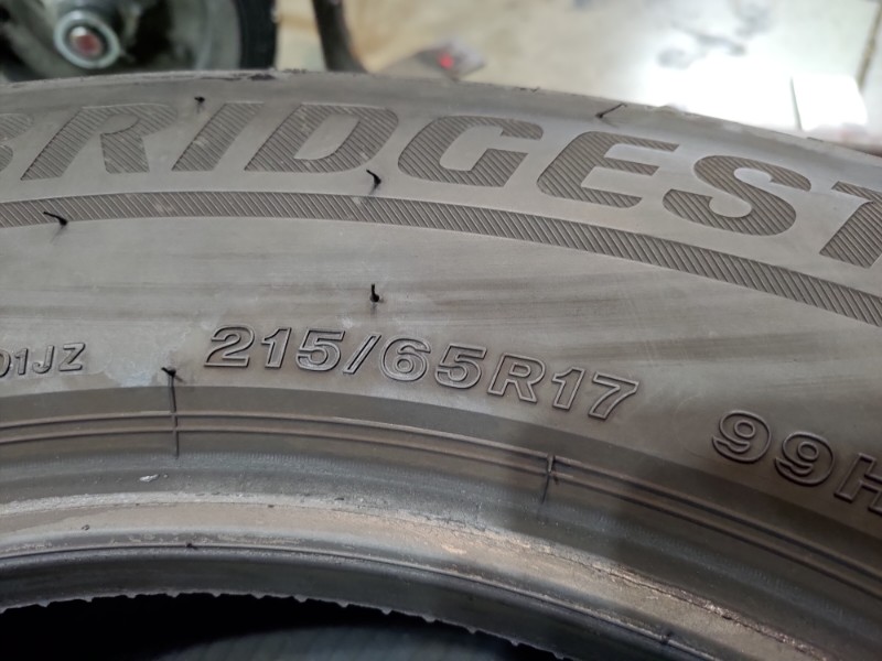 4 Gomme usate 215 65 17 Pneumatici Invernali BRIDGESTONE 4 Gomme usate 215 65 17 Pneumatici Invernali BRIDGESTONE