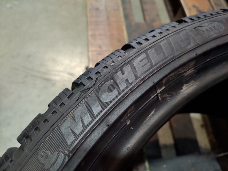 2 Gomme usate 275 30 20 Pneumatici Invernali MICHELIN 2 Gomme usate 275 30 20 Pneumatici Invernali MICHELIN