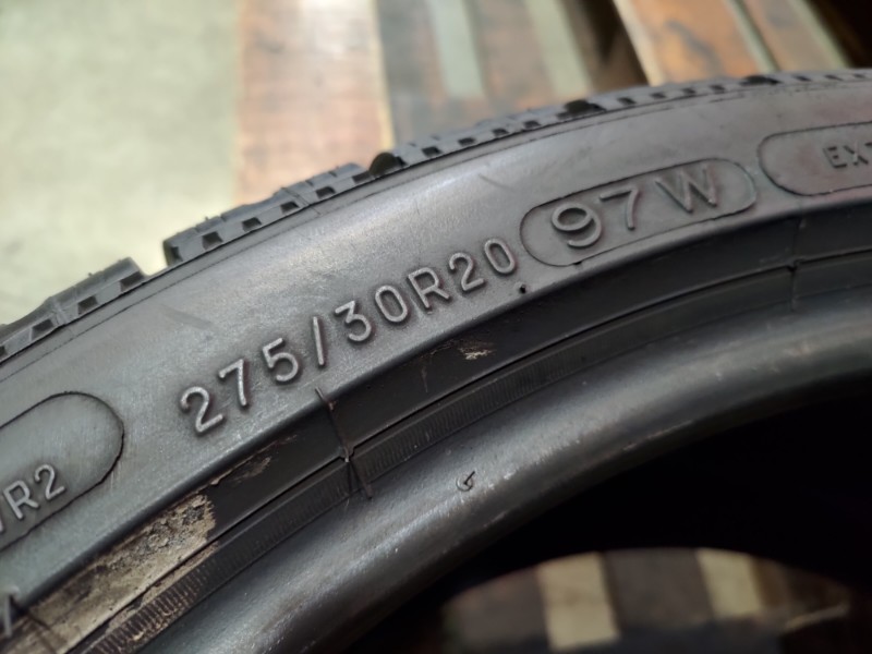 2 Gomme usate 275 30 20 Pneumatici Invernali MICHELIN 2 Gomme usate 275 30 20 Pneumatici Invernali MICHELIN