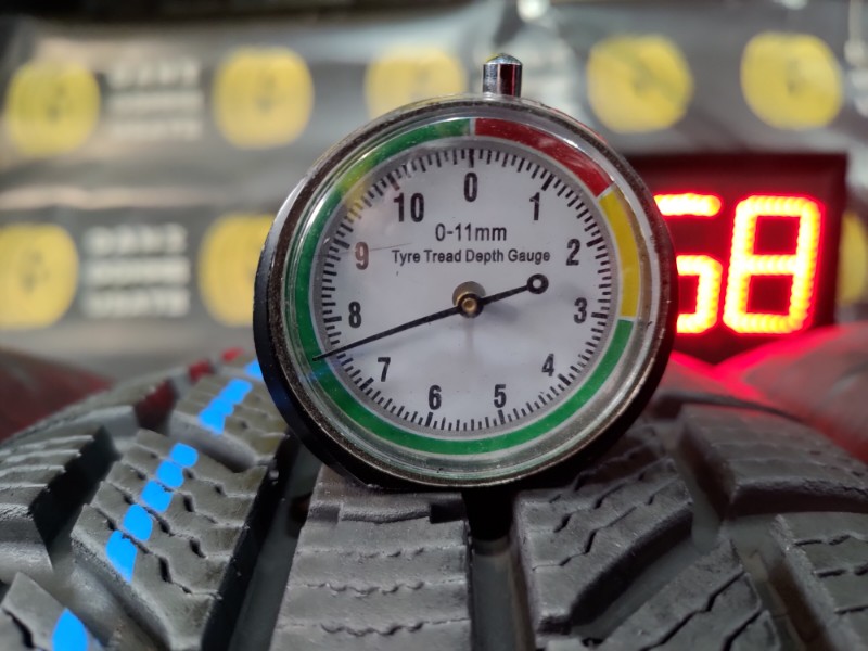 4 Gomme usate Pneumatici Invernali CONTINENTAL 4 Gomme usate Pneumatici Invernali CONTINENTAL