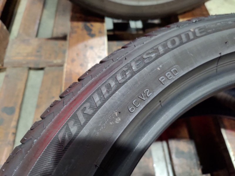 2 Gomme usate 215 50 18 Pneumatici Estivi BRIDGESTONE 2 Gomme usate 215 50 18 Pneumatici Estivi BRIDGESTONE
