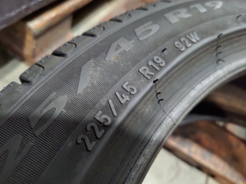 4 Gomme usate 225 45 19 RUN FLAT Pneumatici Estivi PIRELLI 4 Gomme usate 225 45 19 RUN FLAT Pneumatici Estivi PIRELLI