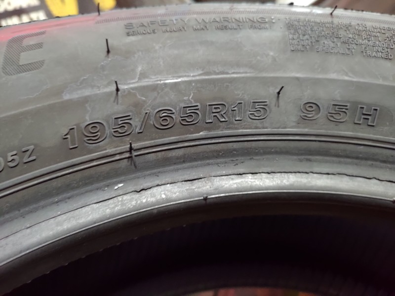 2 Gomme usate 195 65 15 Pneumatici Estivi BRIDGESTONE 2 Gomme usate 195 65 15 Pneumatici Estivi BRIDGESTONE