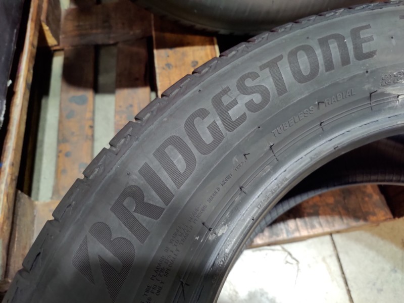 4 Gomme usate 225 60 17 Pneumatici Estivi BRIDGESTONE 4 Gomme usate 225 60 17 Pneumatici Estivi BRIDGESTONE