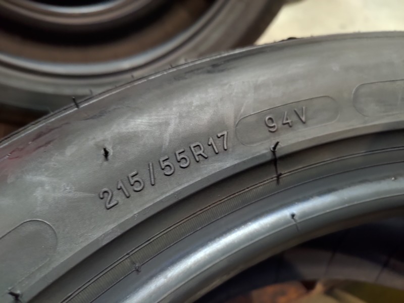 4 Gomme usate 215 55 17 Pneumatici Estivi MICHELIN 4 Gomme usate 215 55 17 Pneumatici Estivi MICHELIN