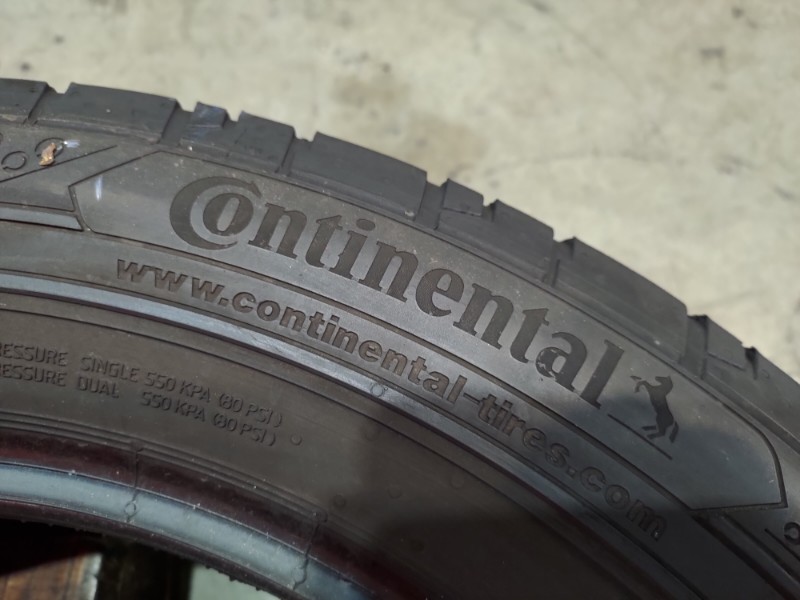 2 Gomme usate 215 60 17 C Pneumatici Estivi CONTINENTAL 2 Gomme usate 215 60 17 C Pneumatici Estivi CONTINENTAL