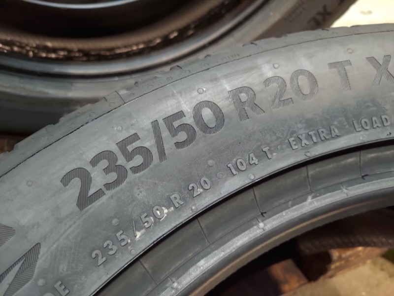 2 Gomme usate 235 50 20 e 2 Gomme usate 265 45 20 Pneumatici Estivi CONTINENTAL 2 Gomme usate 235 50 20 e 2 Gomme usate 265 45 20 Pneumatici Estivi CONTINENTAL