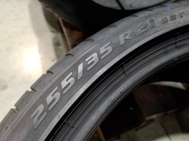 4 Gomme usate 255 35 21 Pneumatici Estivi PIRELLI 4 Gomme usate 255 35 21 Pneumatici Estivi PIRELLI