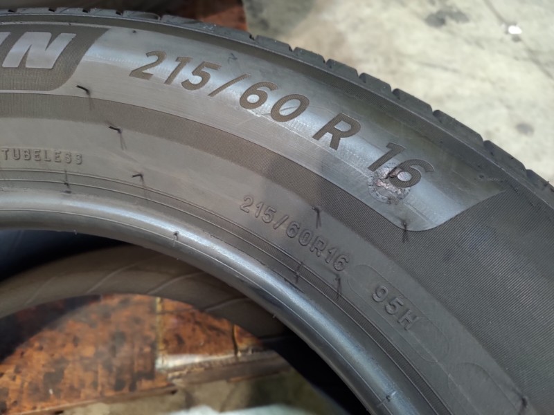 4 Gomme usate 215 60 16 Pneumatici Estivi MICHELIN 4 Gomme usate 215 60 16 Pneumatici Estivi MICHELIN