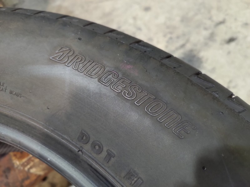 4 Gomme usate 215 60 17 Pneumatici Estivi BRIDGESTONE 4 Gomme usate 215 60 17 Pneumatici Estivi BRIDGESTONE