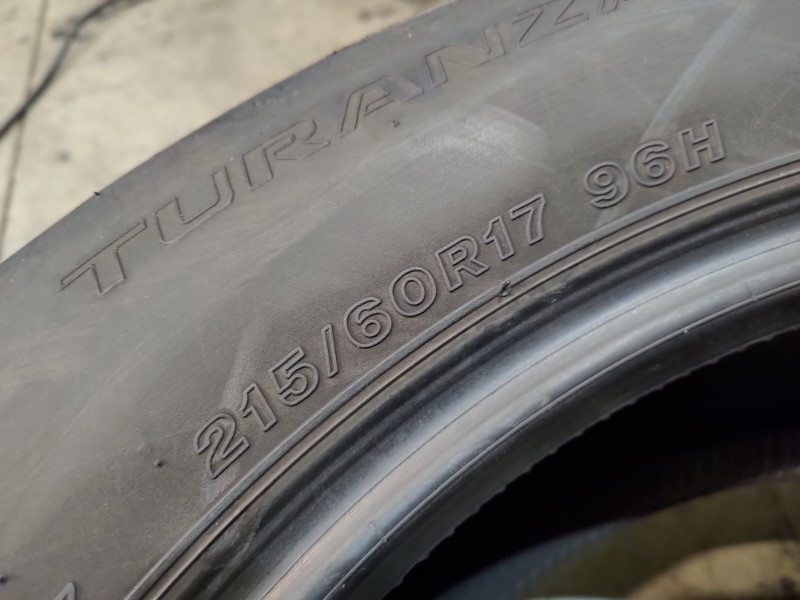 4 Gomme usate 215 60 17 Pneumatici Estivi BRIDGESTONE 4 Gomme usate 215 60 17 Pneumatici Estivi BRIDGESTONE