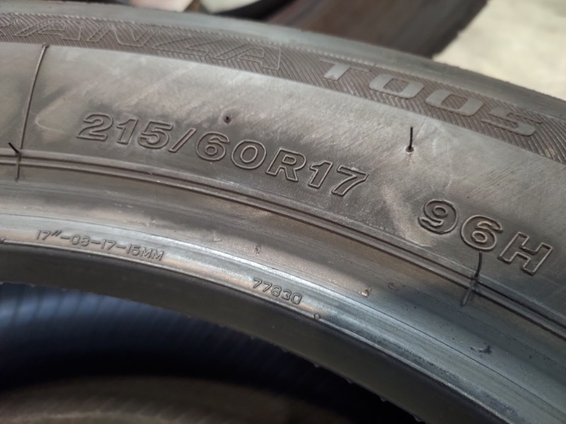 4 Gomme usate 215 60 17 Pneumatici Estivi BRIDGESTONE 4 Gomme usate 215 60 17 Pneumatici Estivi BRIDGESTONE