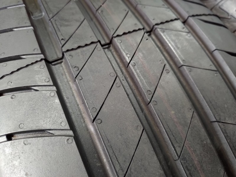 4 Gomme nuove 235 55 18 Pneumatici Estivi BRIDGESTONE 4 Gomme nuove 235 55 18 Pneumatici Estivi BRIDGESTONE
