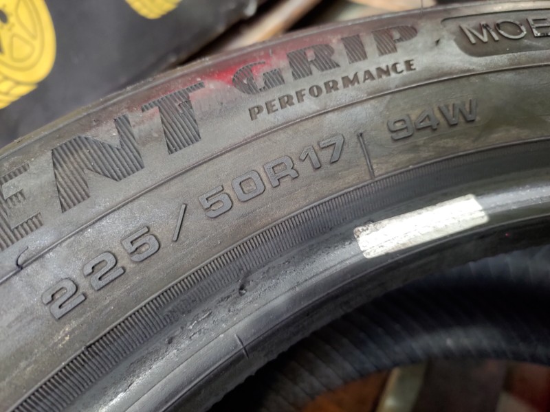 2 Gomme usate 225 50 17 RUN FLAT Pneumatici Estivi GOODYEAR 2 Gomme usate 225 50 17 RUN FLAT Pneumatici Estivi GOODYEAR