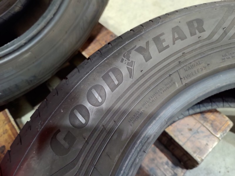 4 Gomme usate 215 65 17 Pneumatici Estivi GOODYEAR 4 Gomme usate 215 65 17 Pneumatici Estivi GOODYEAR
