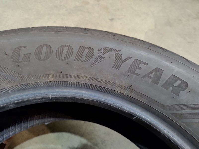 4 Gomme usate 235 60 18 Pneumatici Estivi GOODYEAR 4 Gomme usate 235 60 18 Pneumatici Estivi GOODYEAR