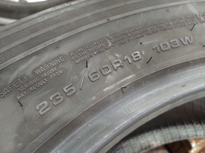 4 Gomme usate 235 60 18 Pneumatici Estivi GOODYEAR 4 Gomme usate 235 60 18 Pneumatici Estivi GOODYEAR