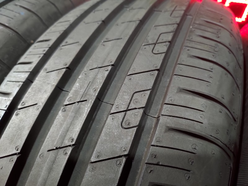 4 Gomme nuove 215 65 17 Pneumatici Estivi GOODYEAR 4 Gomme nuove 215 65 17 Pneumatici Estivi GOODYEAR