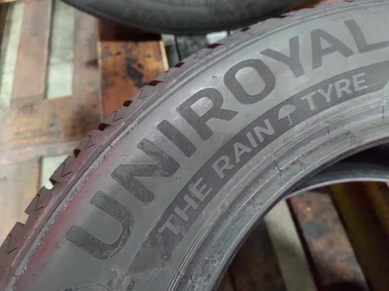2 Gomme nuove 205 60 16 Pneumatici 4 Stagioni UNIROYAL 2 Gomme nuove 205 60 16 Pneumatici 4 Stagioni UNIROYAL