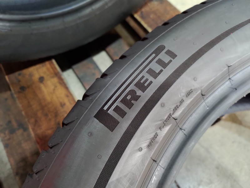 4 Gomme usate 235 50 19 Pneumatici Estivi PIRELLI 4 Gomme usate 235 50 19 Pneumatici Estivi PIRELLI