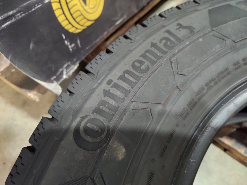 4 Gomme usate 215 70 15 C Pneumatici Invernali CONTINENTAL 4 Gomme usate 215 70 15 C Pneumatici Invernali CONTINENTAL
