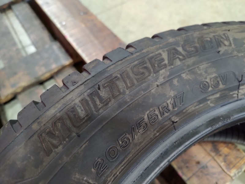 2 Gomme usate 205 55 17 Pneumatici 4 Stagioni FIRESTONE 2 Gomme usate 205 55 17 Pneumatici 4 Stagioni FIRESTONE