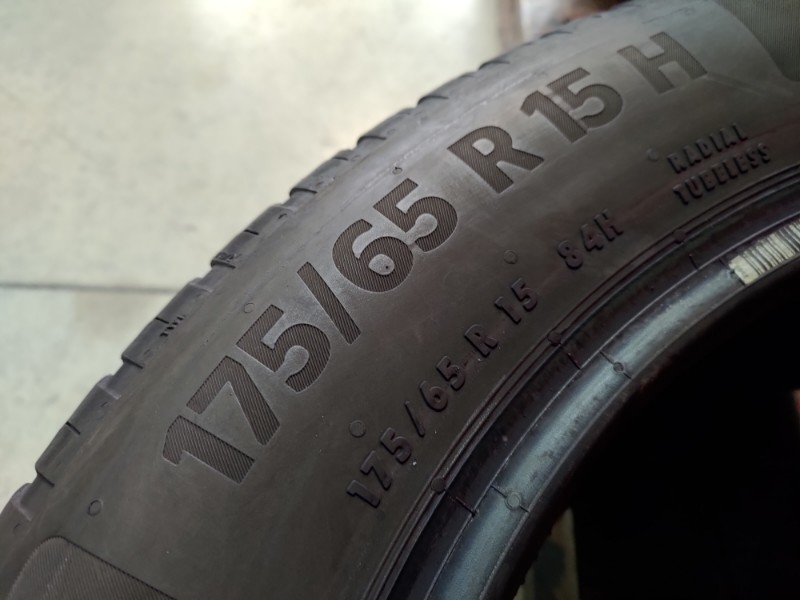 2 Gomme usate 175 65 15 Pneumatici Estivi CONTINENTAL 2 Gomme usate 175 65 15 Pneumatici Estivi CONTINENTAL