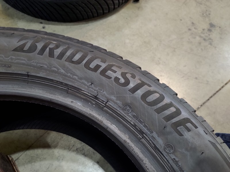 2 Gomme usate 235 55 18 Pneumatici Invernali BRIDGESTONE 2 Gomme usate 235 55 18 Pneumatici Invernali BRIDGESTONE