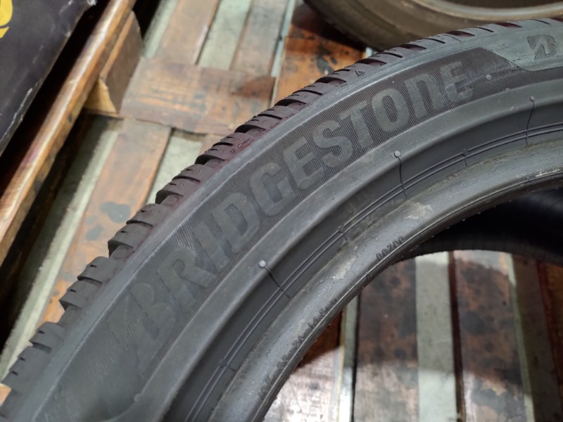 2 Gomme usate 225 45 18 Pneumatici Invernali BRIDGESTONE 2 Gomme usate 225 45 18 Pneumatici Invernali BRIDGESTONE